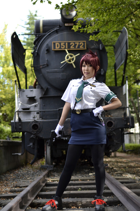 Rail Wars 日本國有鉄道公安隊のコスプレ衣装セットがコスパから あおいver はミニ丈 スリット はるかver はミドル丈 プリーツ アキバ総研