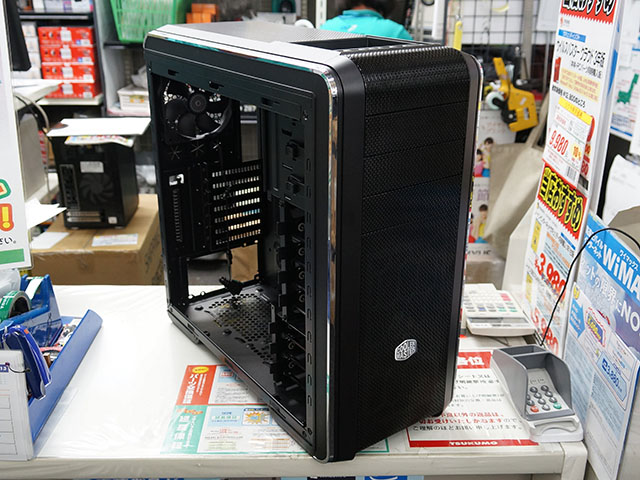 200mmファン×3基搭載可能なミドルタワーケース！ COOLERMASTER「CM 690