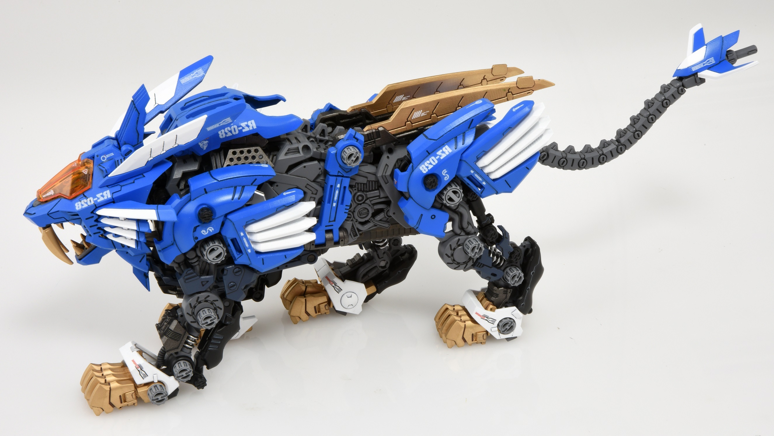 40th Anniversary ZOIDS AZ01ブレードライガー | hartwellspremium.com