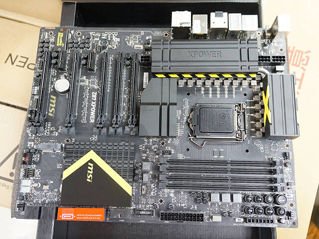 【新品(箱きず・やぶれ)】 MSI製　XL-ATXマザーボード　Z87 XPOWER　LGA1150