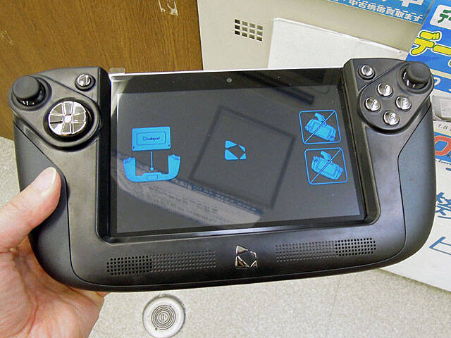 Wii U Gamepad風コントローラ付きゲーミングタブレットwikipad Wikipad 7 が登場 アキバ総研